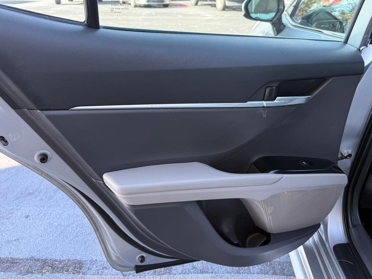 Toyota Camry Hybrid SE 2020