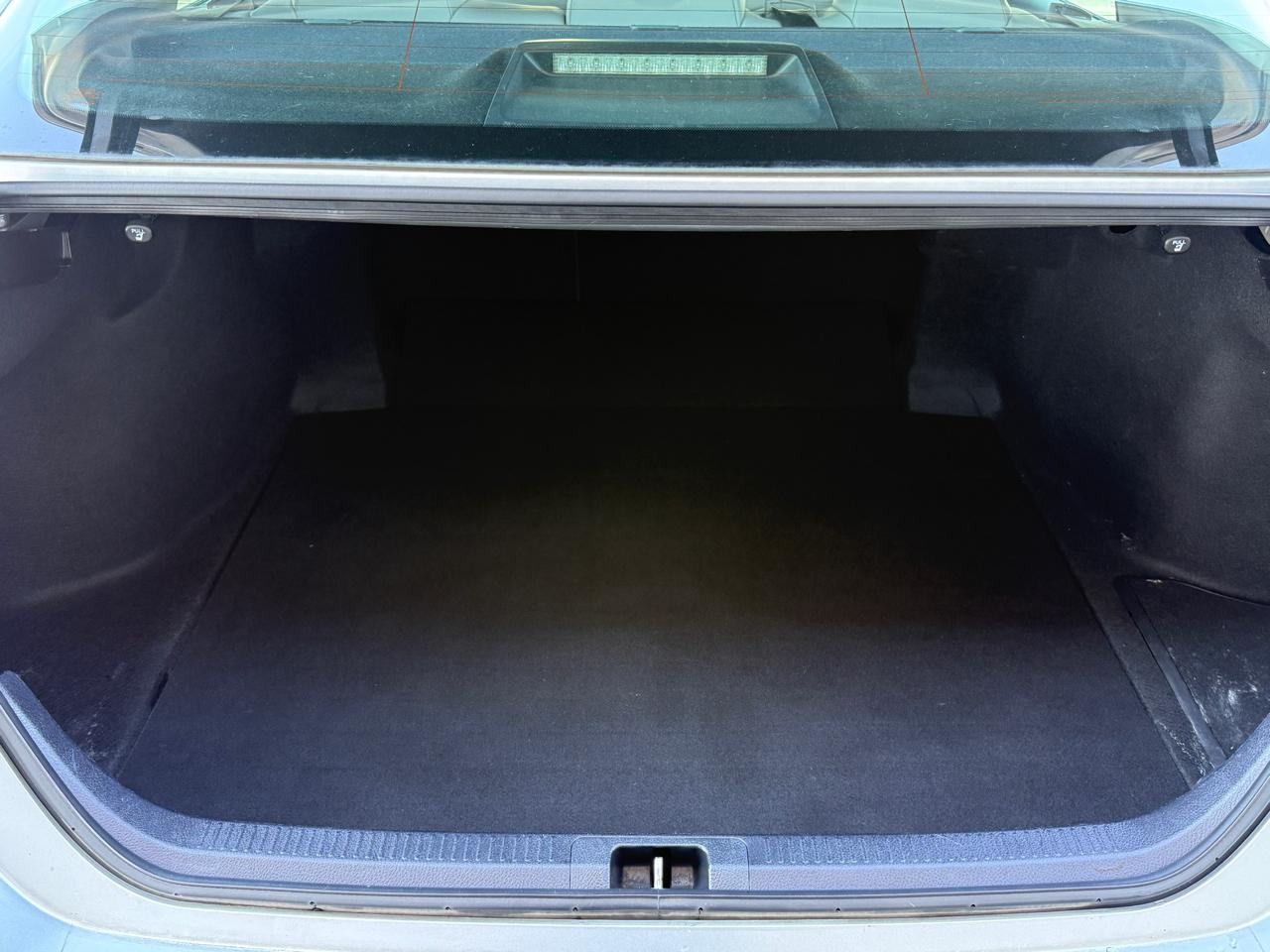 Toyota Camry Hybrid SE 2020