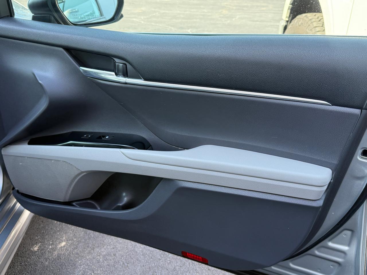 Toyota Camry Hybrid SE 2020