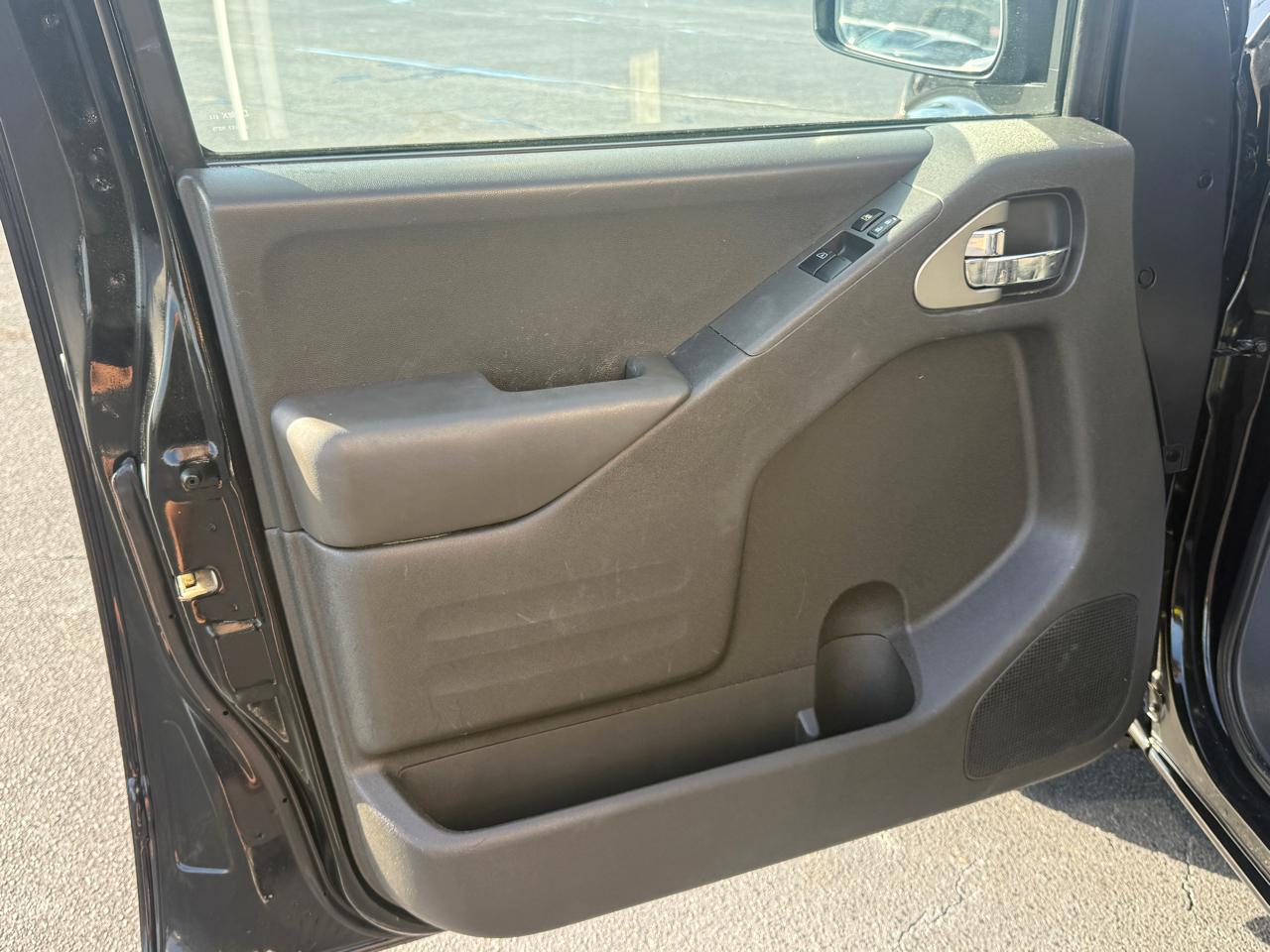 Nissan Frontier S Crew Cab 5AT 4WD 2016