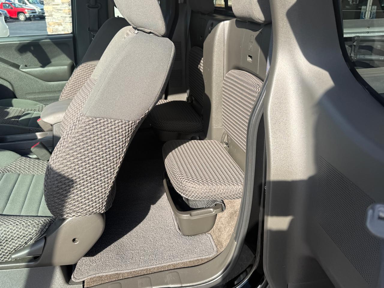 Nissan Frontier S Crew Cab 5AT 4WD 2016