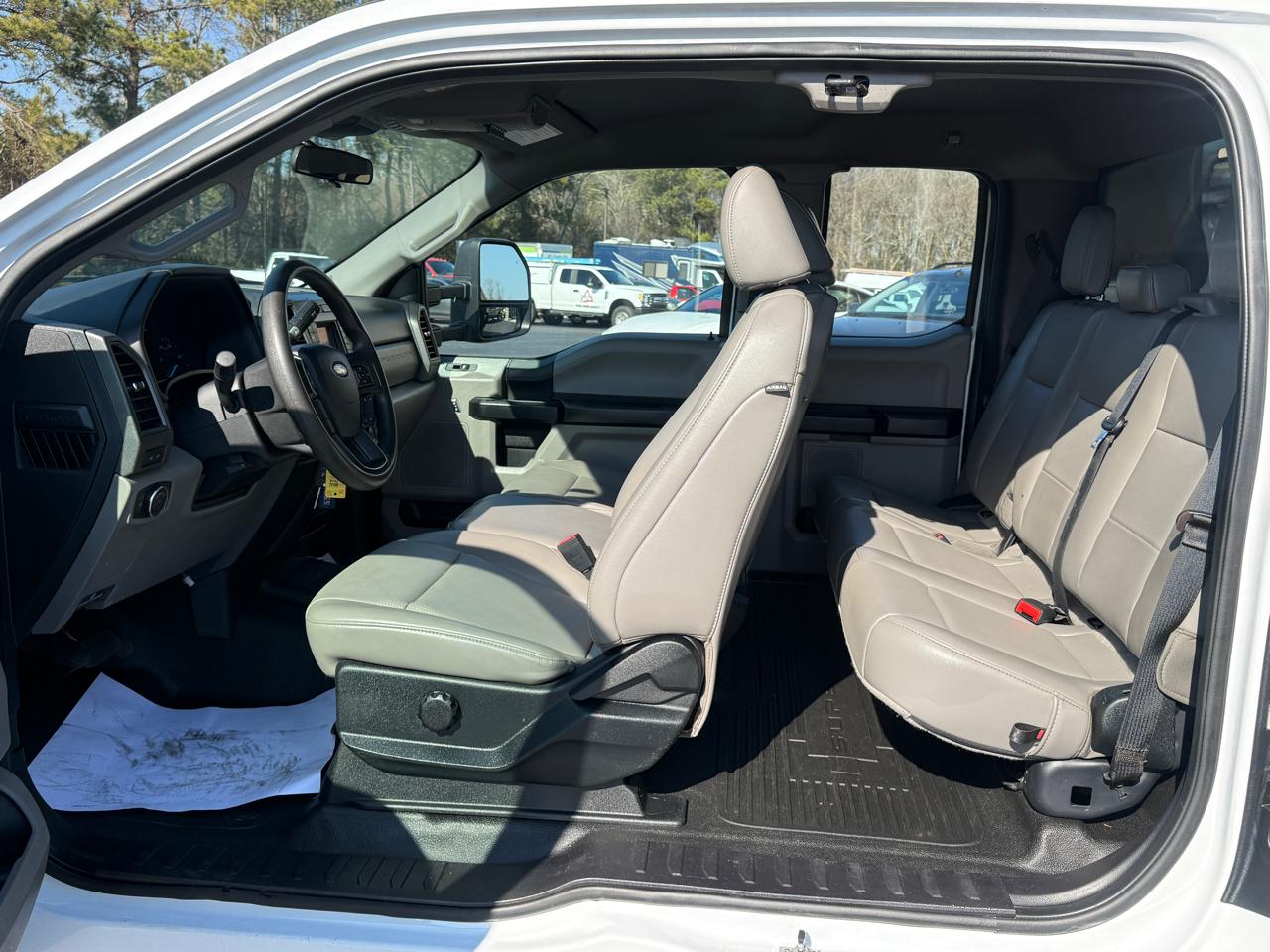 Ford F-350 SD XL SuperCab Long Bed 4WD DRW 2021