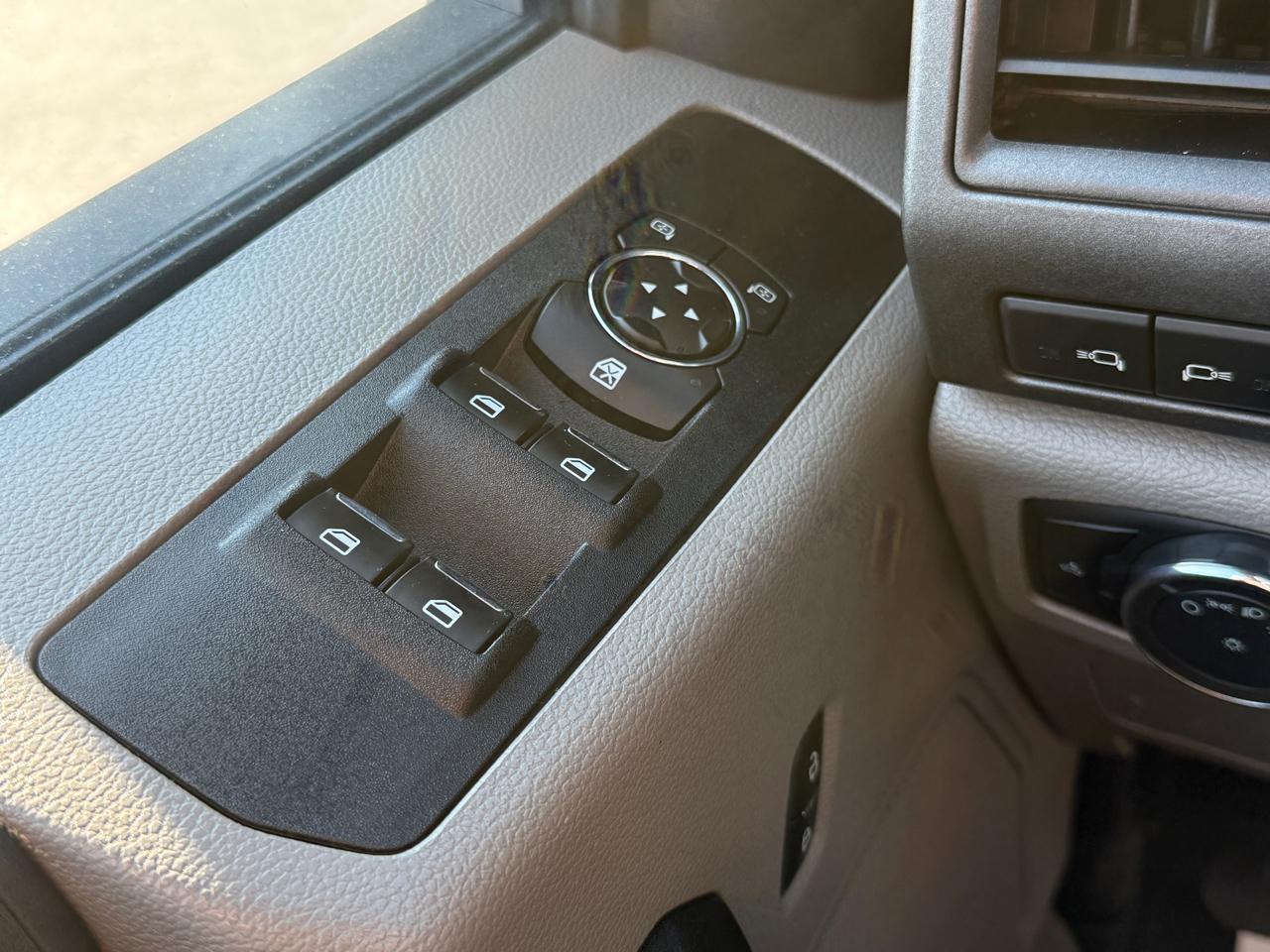 Ford F-350 SD XL SuperCab Long Bed 4WD DRW 2021