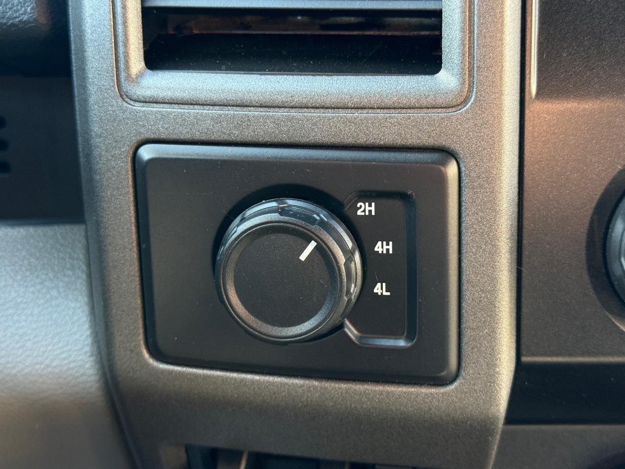 Ford F-350 SD XL SuperCab Long Bed 4WD DRW 2021