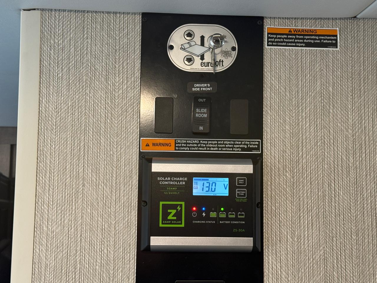 Winnebago Adventurer  2020