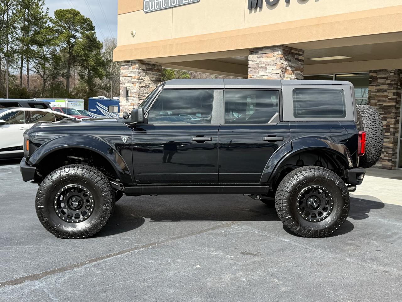 Ford Bronco Base 4-Door w/Advanced 2022
