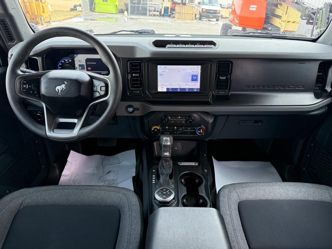 Ford Bronco Base 4-Door w/Advanced 2022