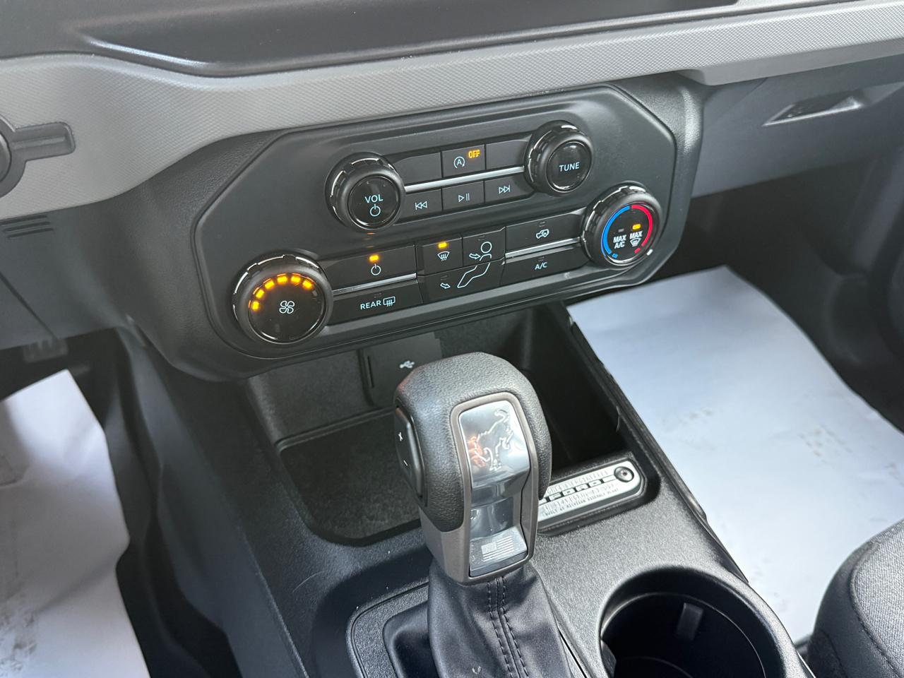 Ford Bronco Base 4-Door w/Advanced 2022