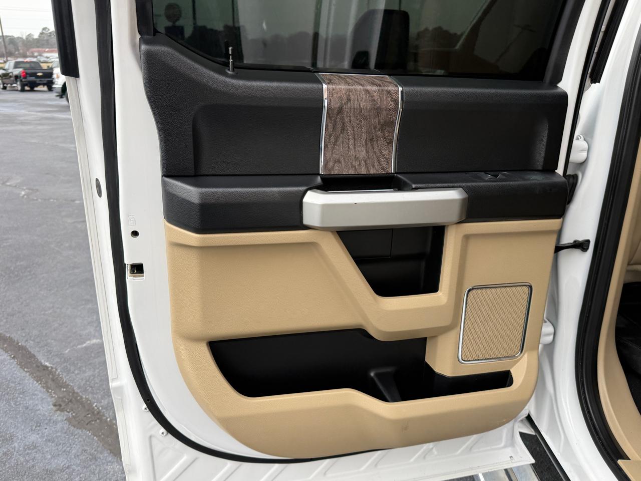 Ford F-250 SD Lariat Crew Cab 4WD 2019