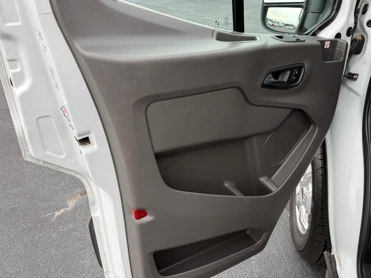 Ford Transit 350 Wagon Low Roof XL w/Sliding Pass. 148-in. WB 2020