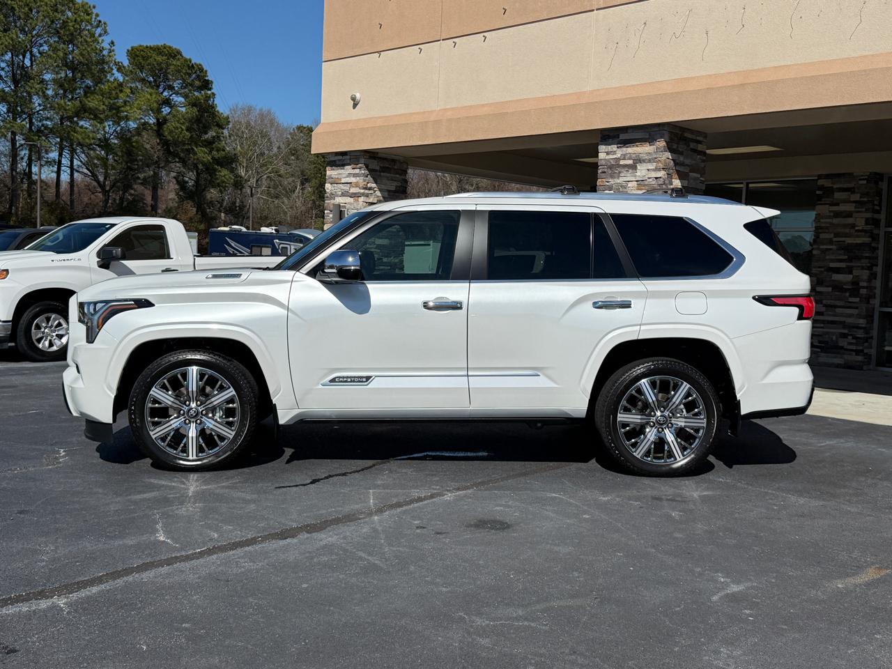 Toyota Sequoia Capstone 4WD (Natl) 2026