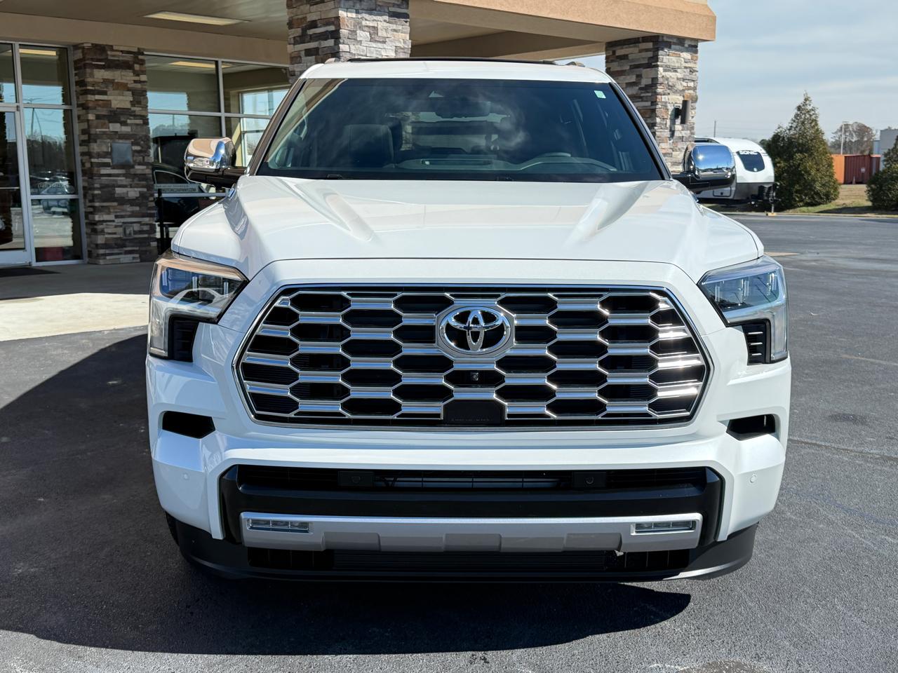 Toyota Sequoia Capstone 4WD (Natl) 2026