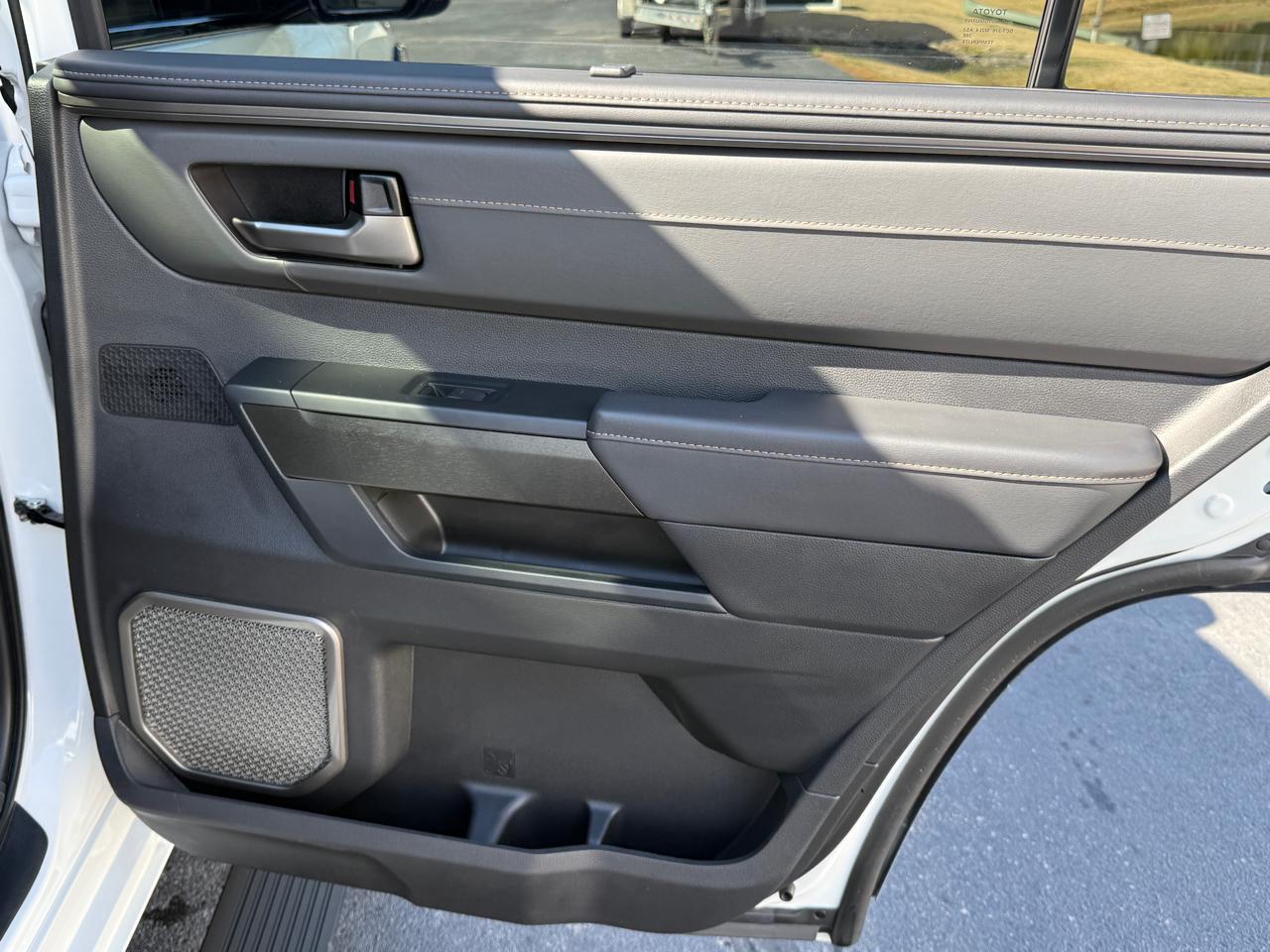 Toyota Sequoia Capstone 4WD (Natl) 2026