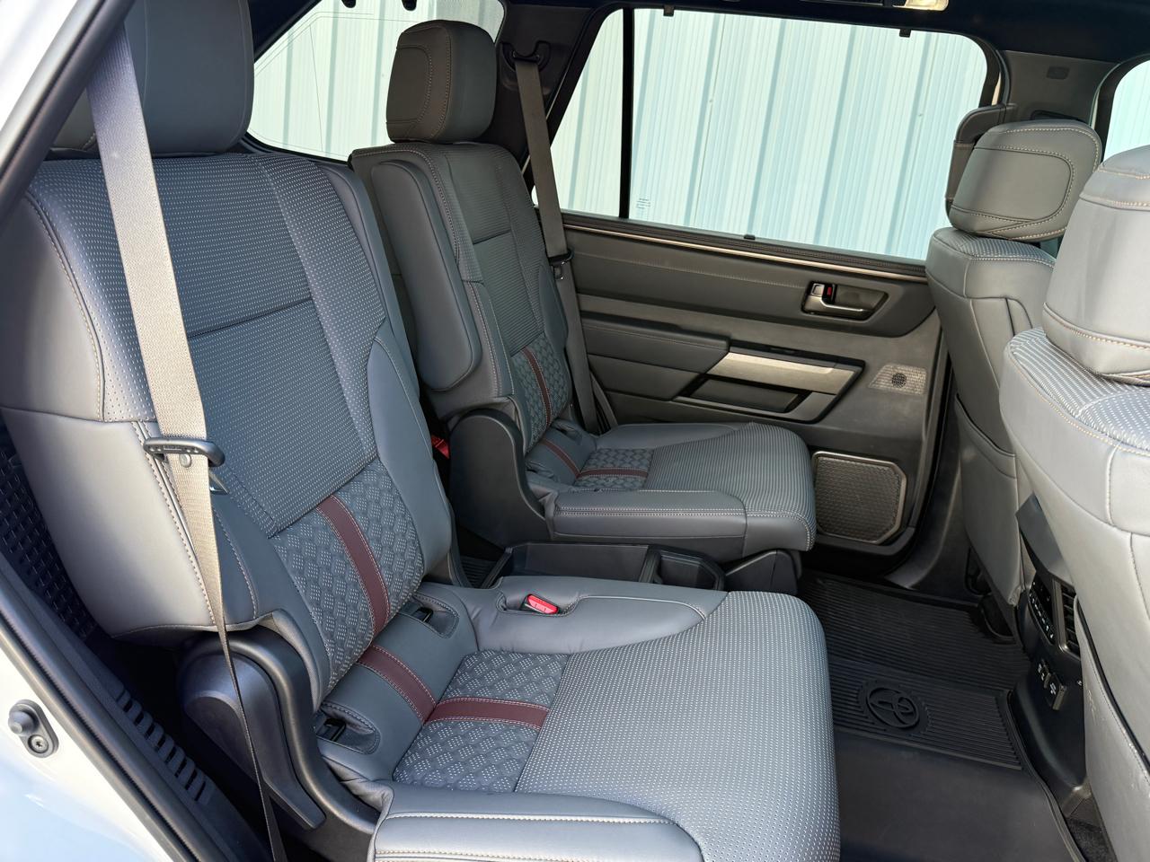 Toyota Sequoia Capstone 4WD (Natl) 2026