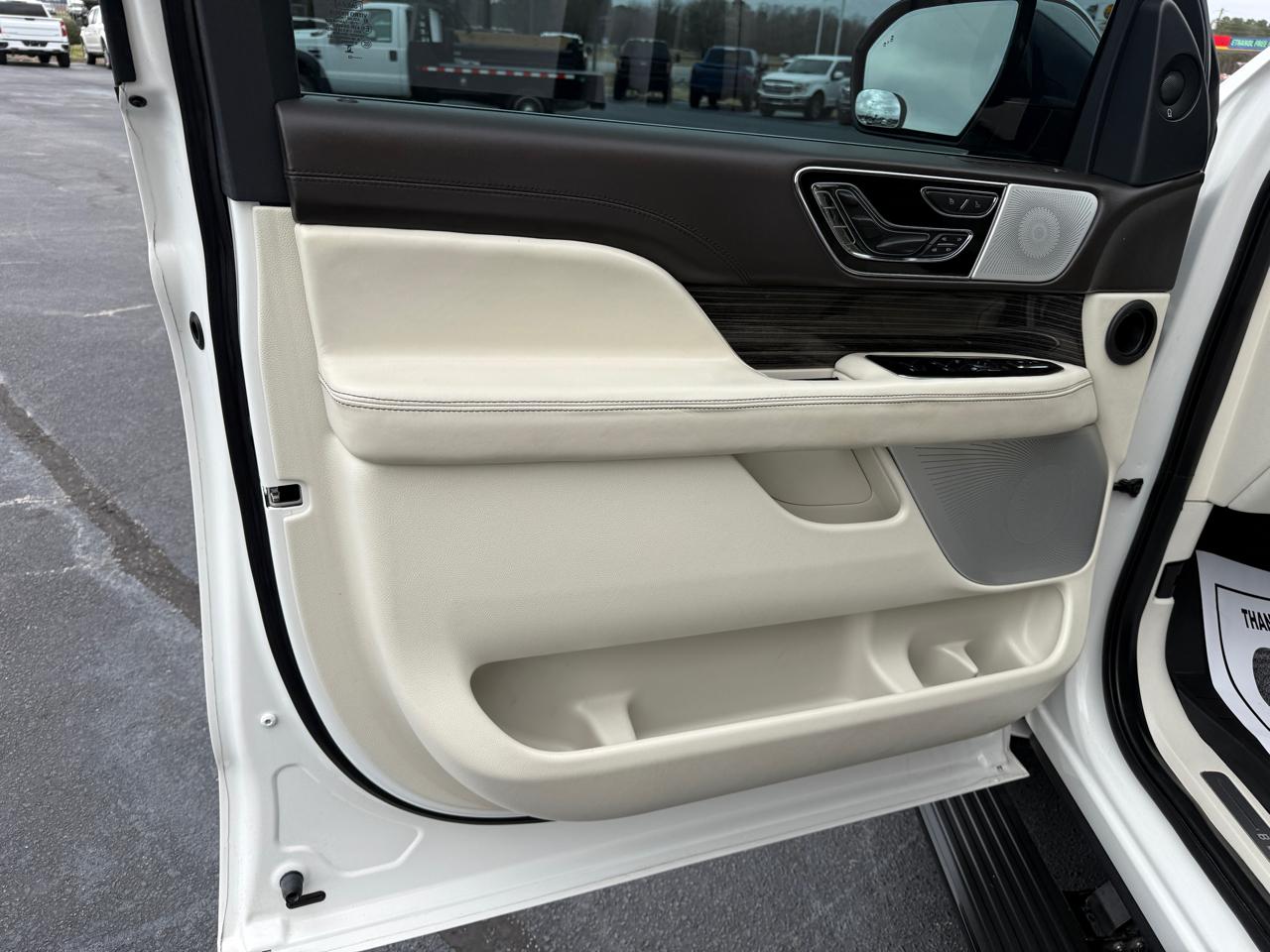 Lincoln Navigator L Black Label 4WD 2023