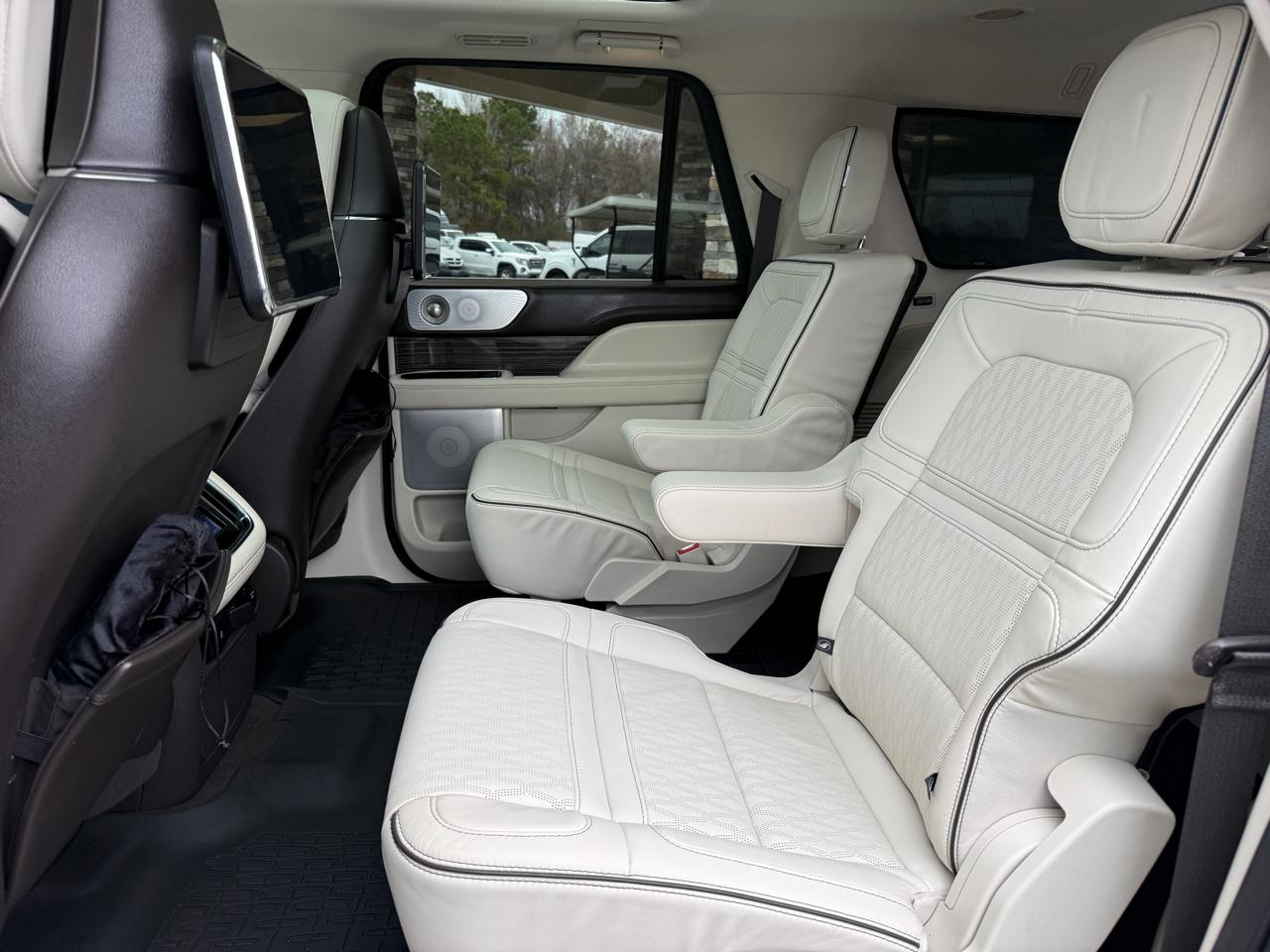 Lincoln Navigator L Black Label 4WD 2023