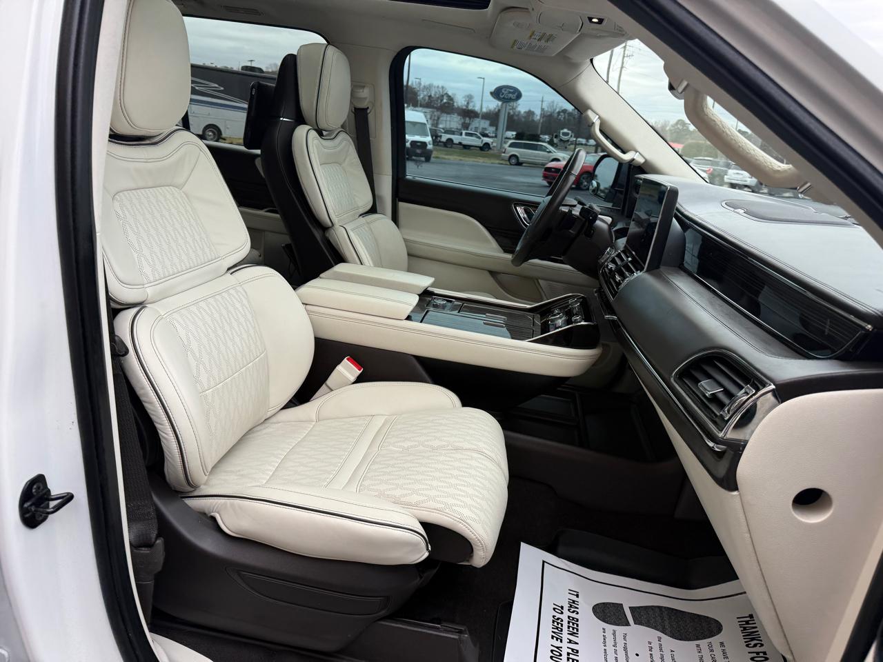 Lincoln Navigator L Black Label 4WD 2023