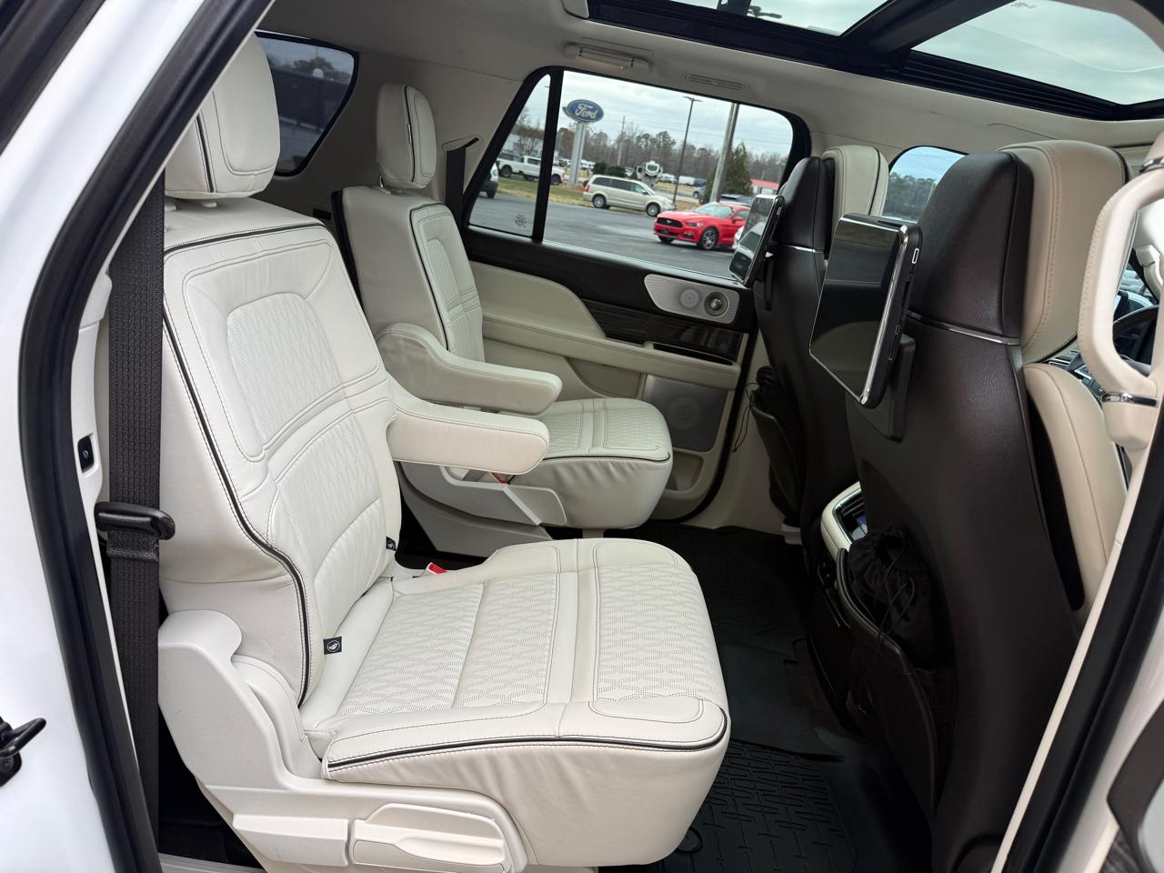 Lincoln Navigator L Black Label 4WD 2023