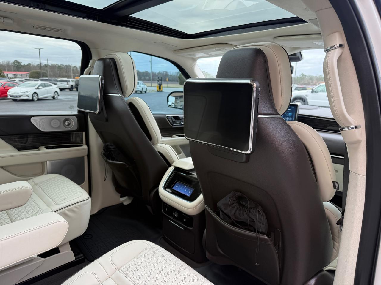 Lincoln Navigator L Black Label 4WD 2023