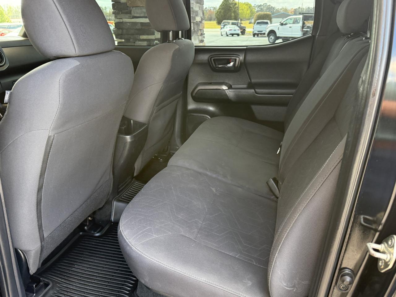 Toyota Tacoma 2WD Double Cab V6 AT TRD Off Road (Natl) 2017