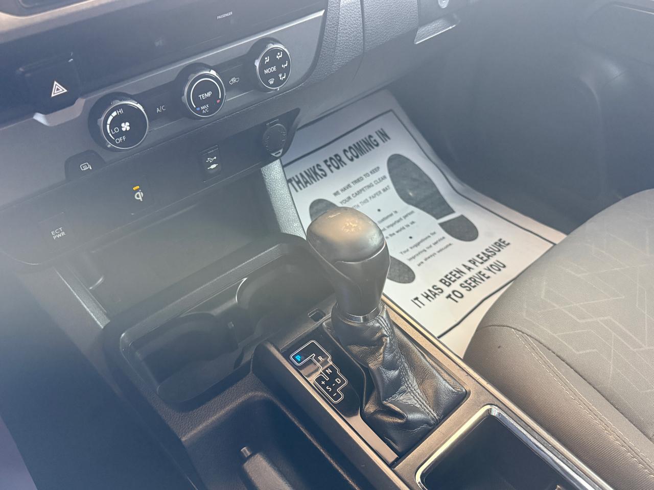 Toyota Tacoma 2WD Double Cab V6 AT TRD Off Road (Natl) 2017