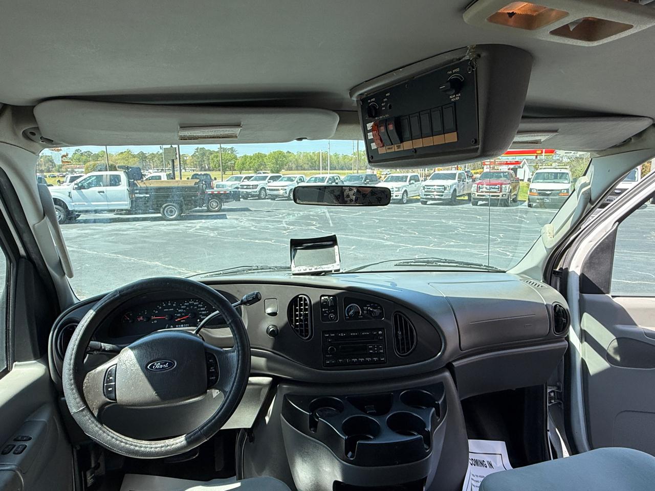 Ford Econoline E-350 Super Duty 2007