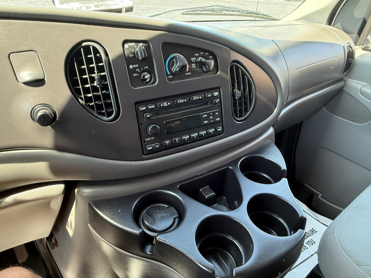 Ford Econoline E-350 Super Duty 2007