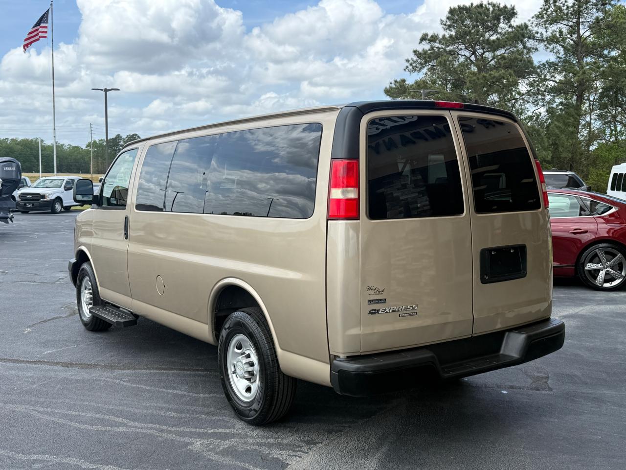 Chevrolet Express LS 2500 2010