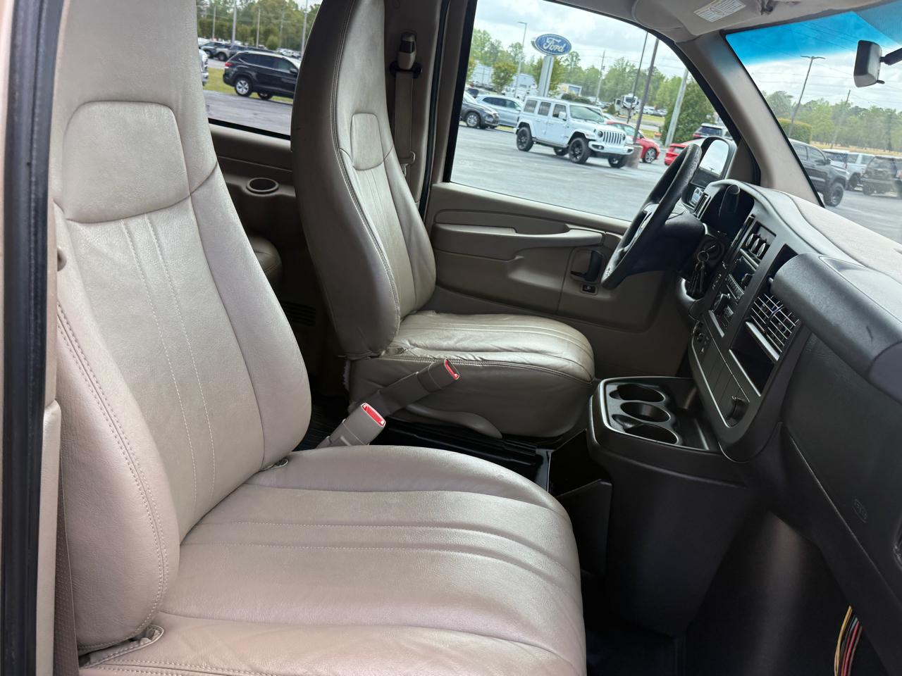 Chevrolet Express LS 2500 2010