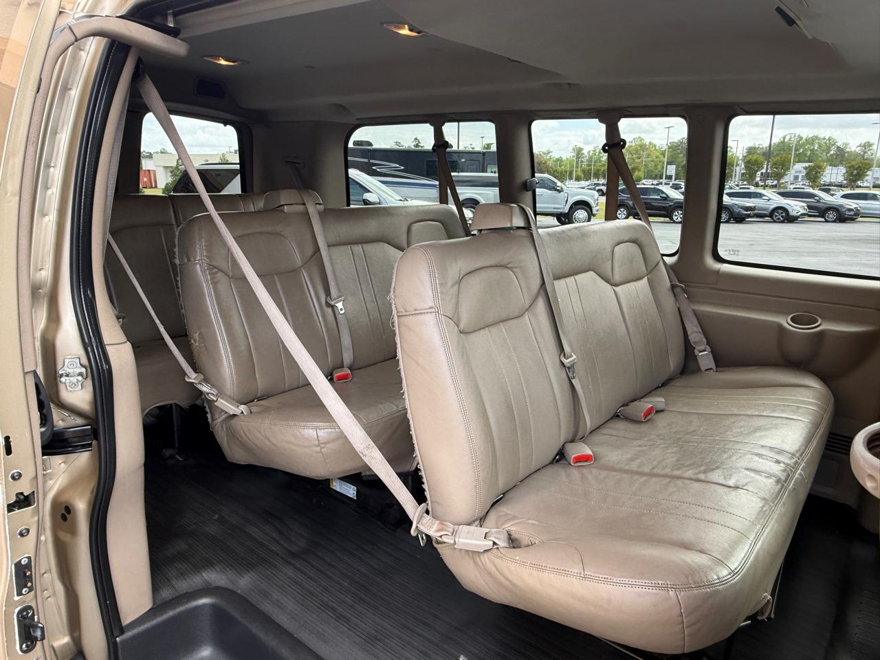 Chevrolet Express LS 2500 2010