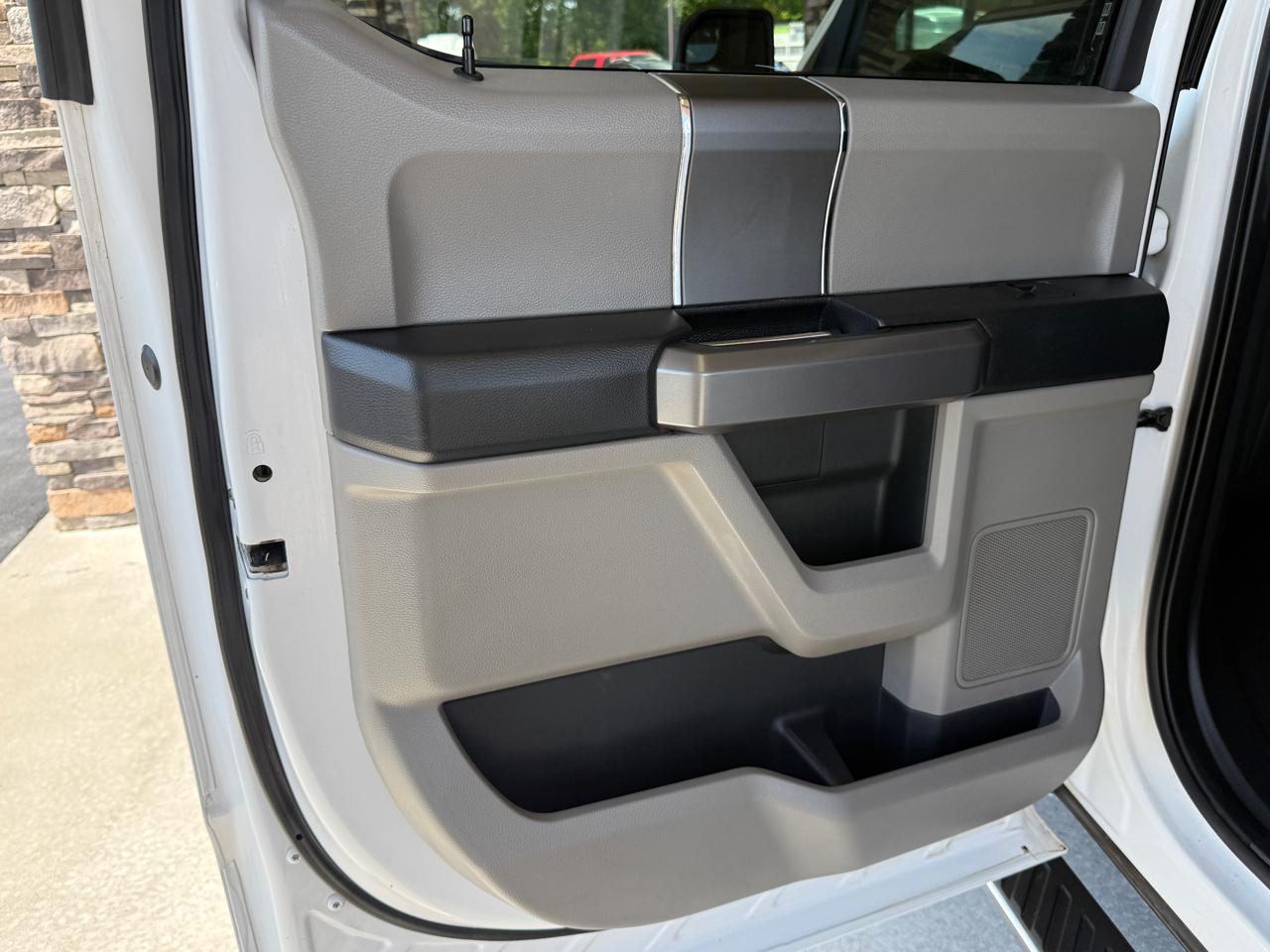 Ford F-150 XLT SuperCrew 4WD 2020