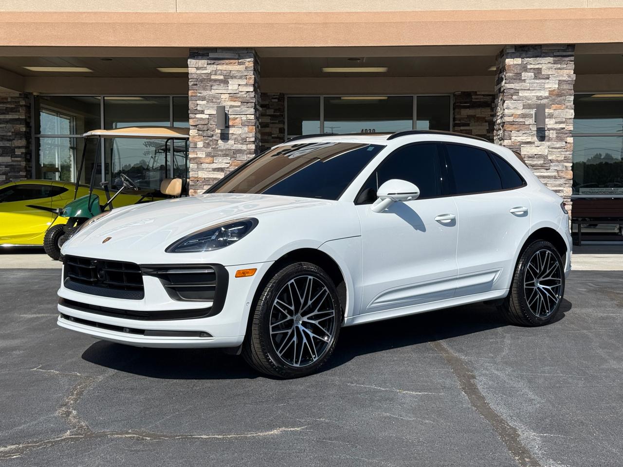 Porsche Macan Base 2025