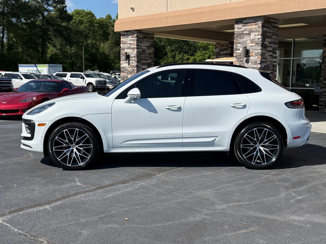 Porsche Macan Base 2025
