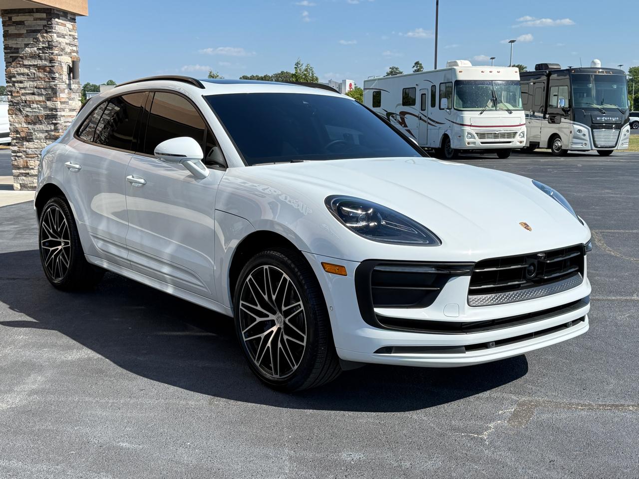 Porsche Macan Base 2025