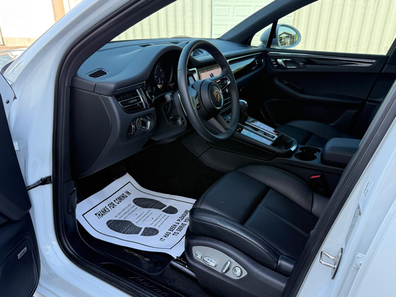 Porsche Macan Base 2025