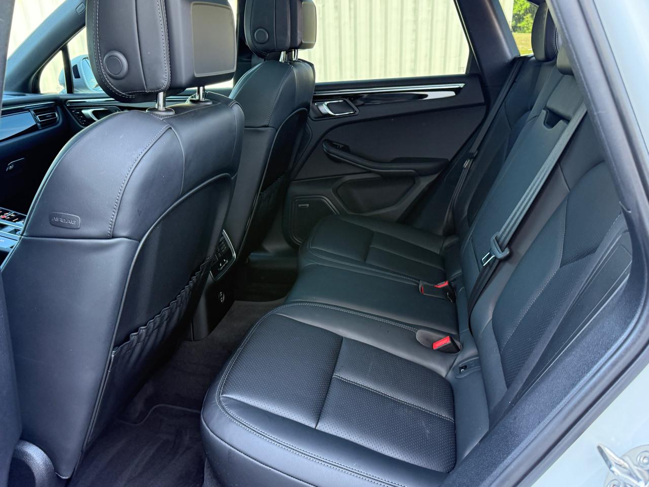 Porsche Macan Base 2025