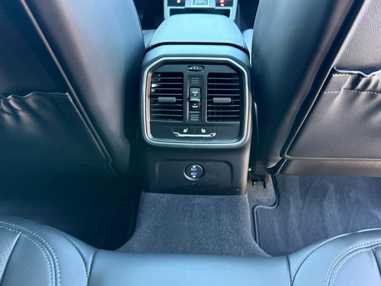 Porsche Macan Base 2025