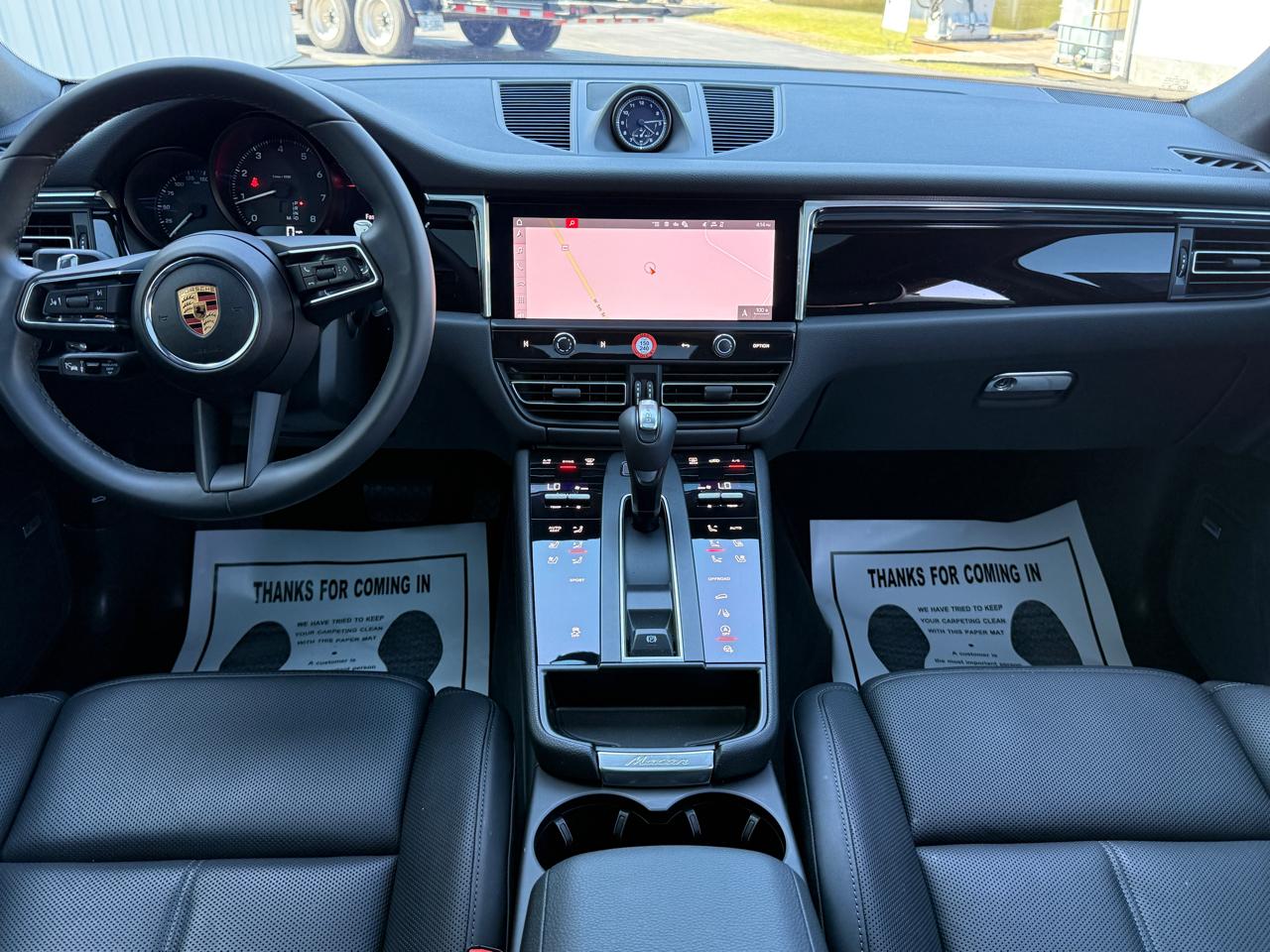 Porsche Macan Base 2025