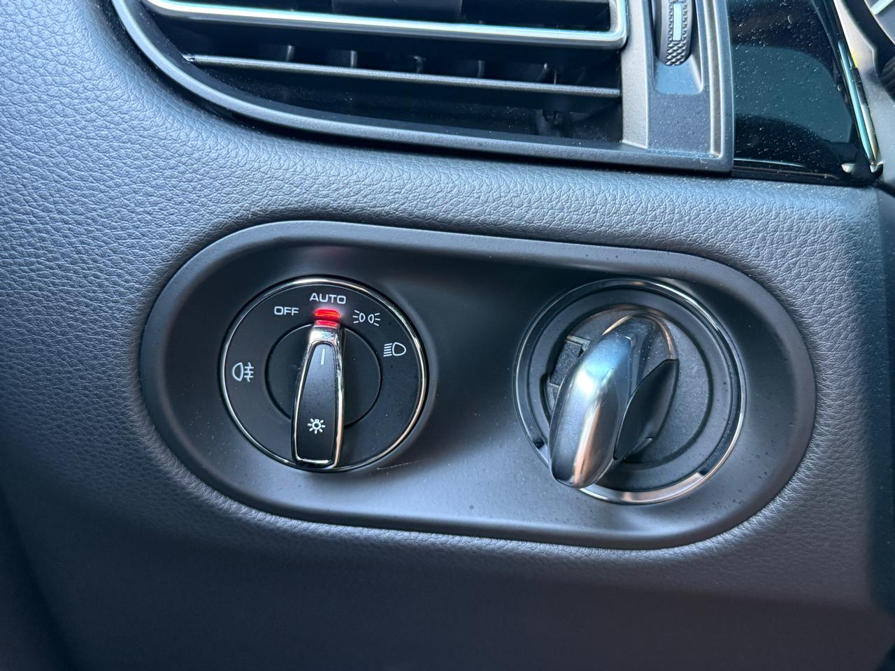 Porsche Macan Base 2025