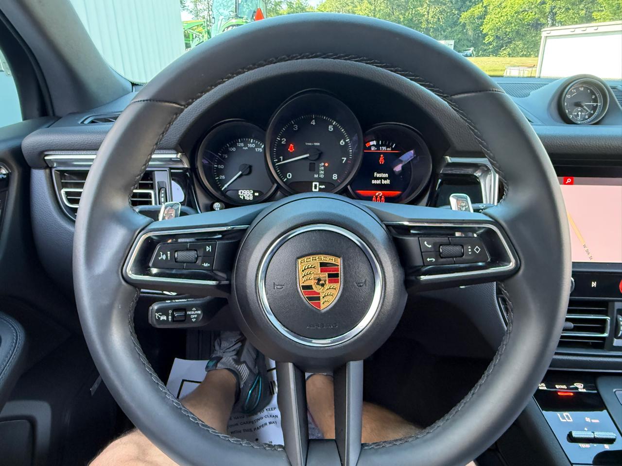 Porsche Macan Base 2025