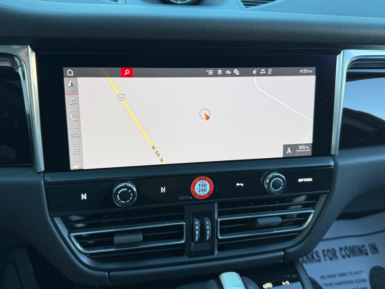 Porsche Macan Base 2025