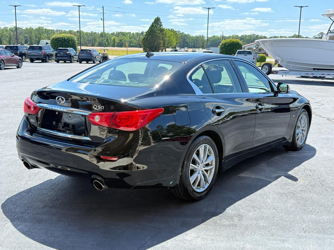 Infiniti Q50 Base AWD 2015