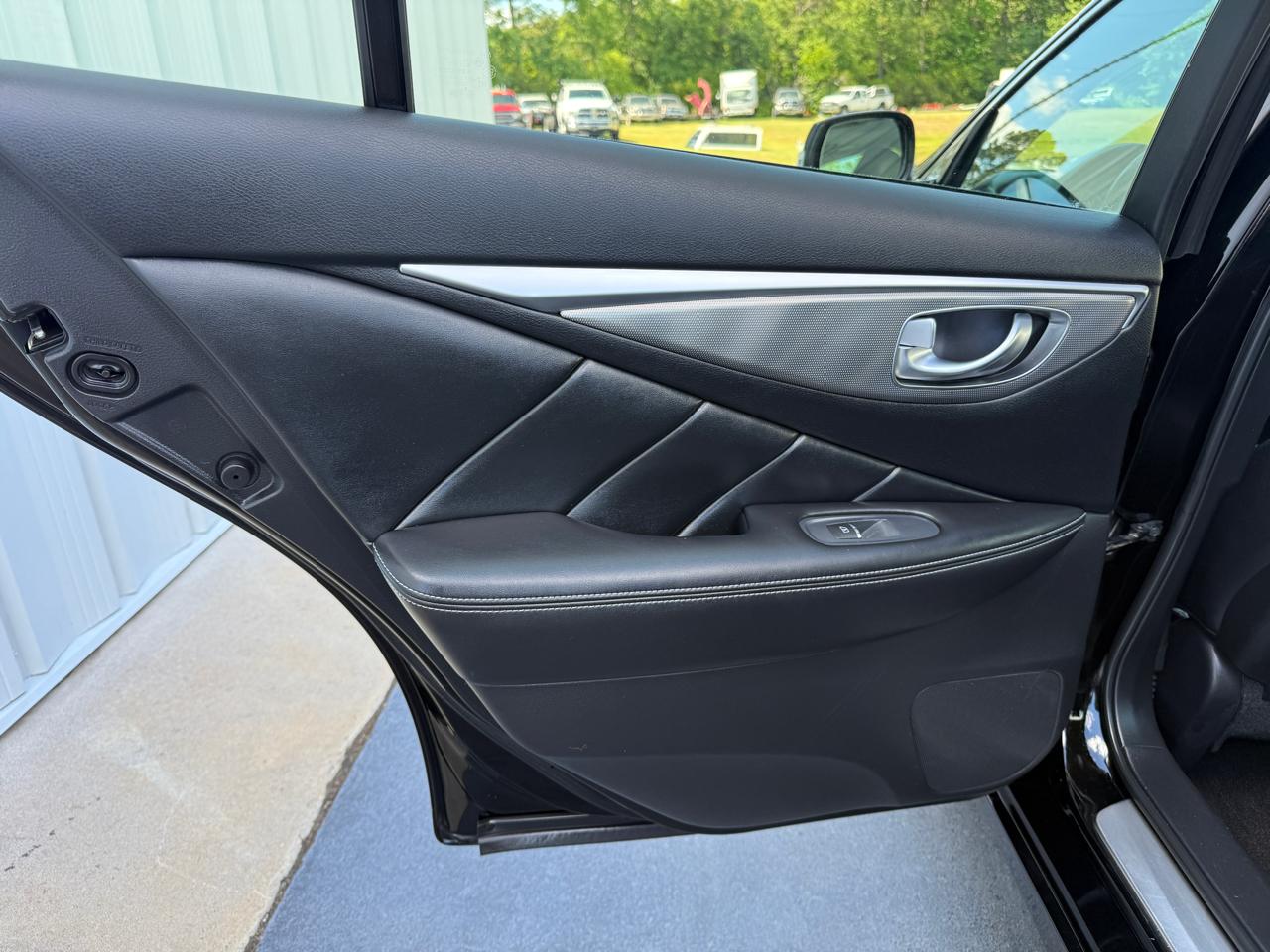 Infiniti Q50 Base AWD 2015