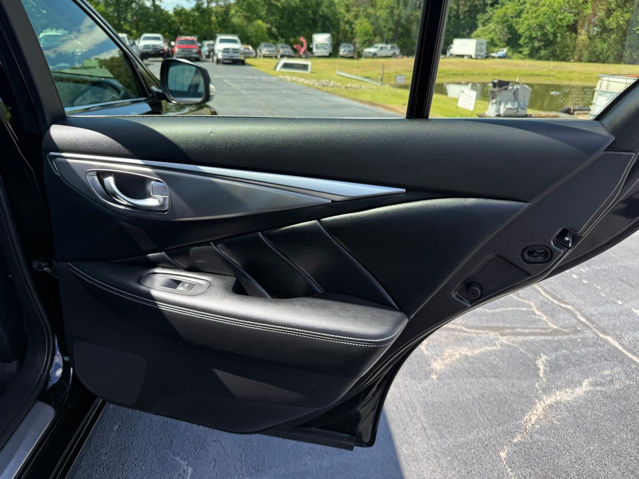 Infiniti Q50 Base AWD 2015