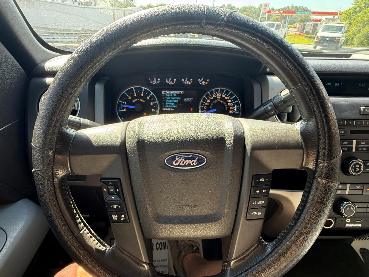 Ford F-150 XLT SuperCrew 2WD 2011