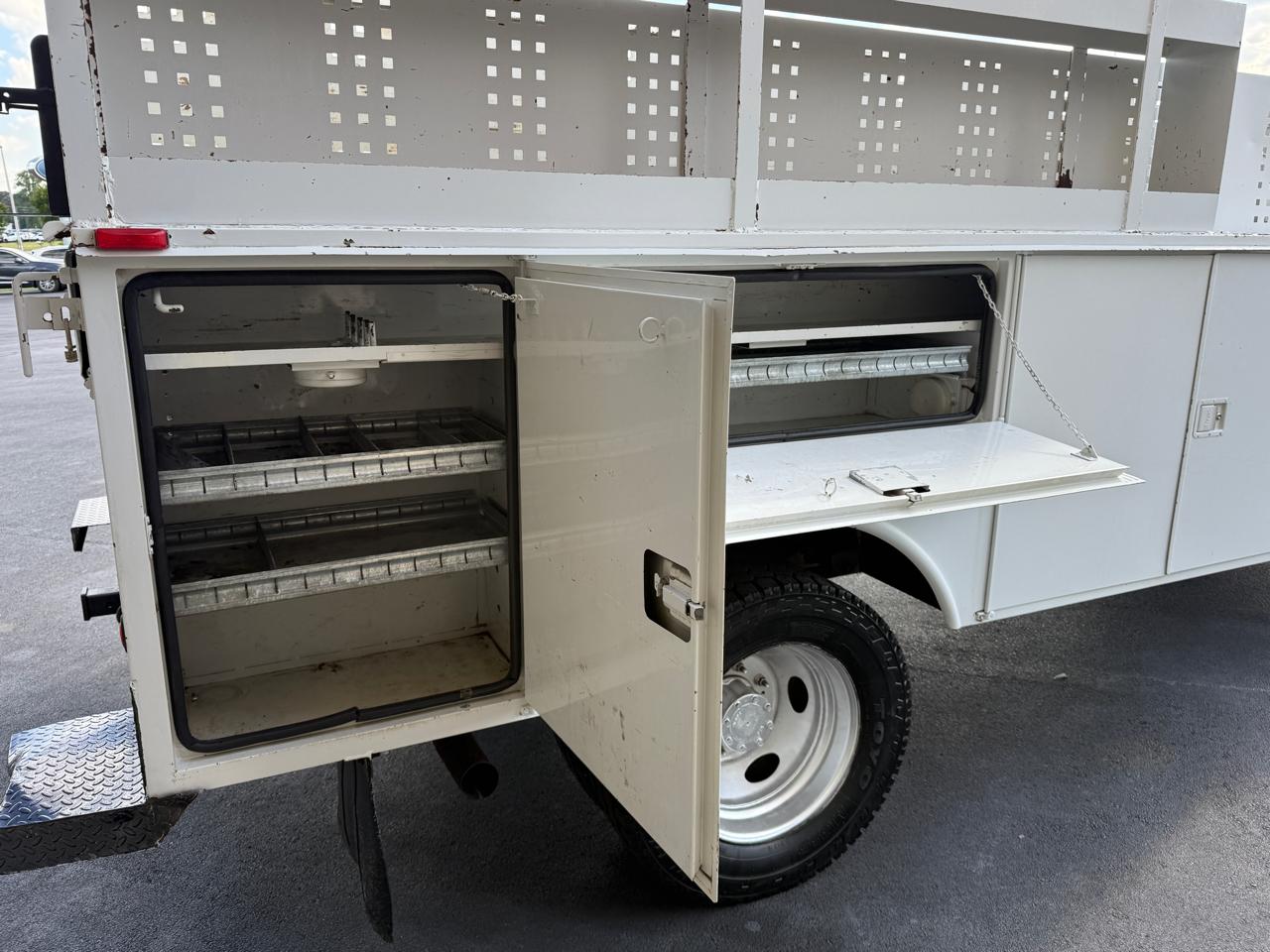 Ford F-450 SD Regular Cab 4WD DRW 2004