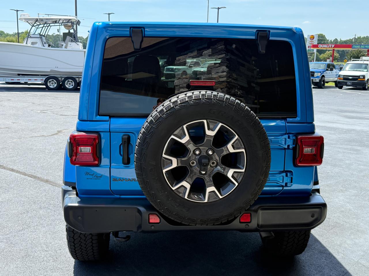 Jeep Wrangler Sahara 2025