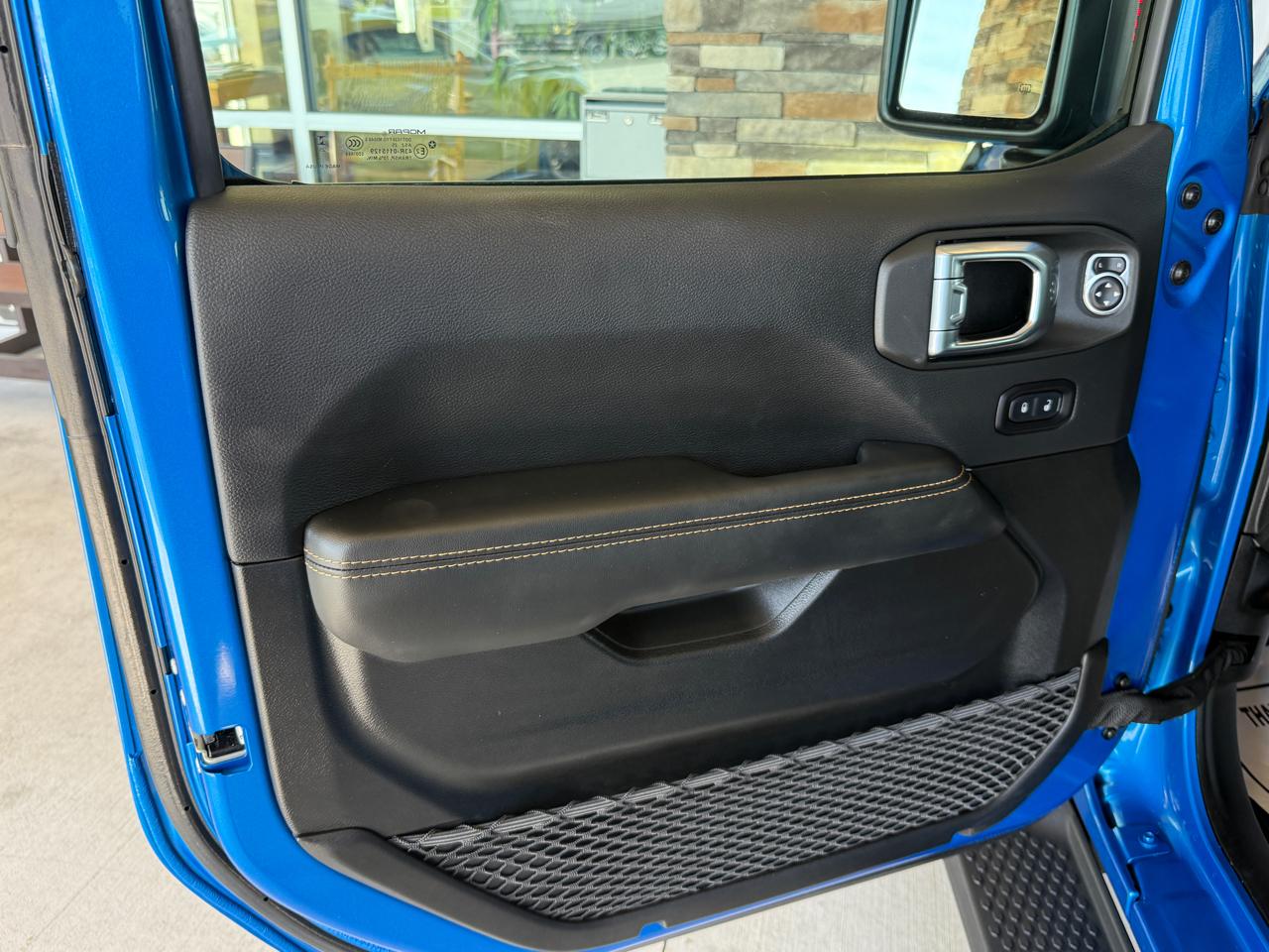 Jeep Wrangler Sahara 2025