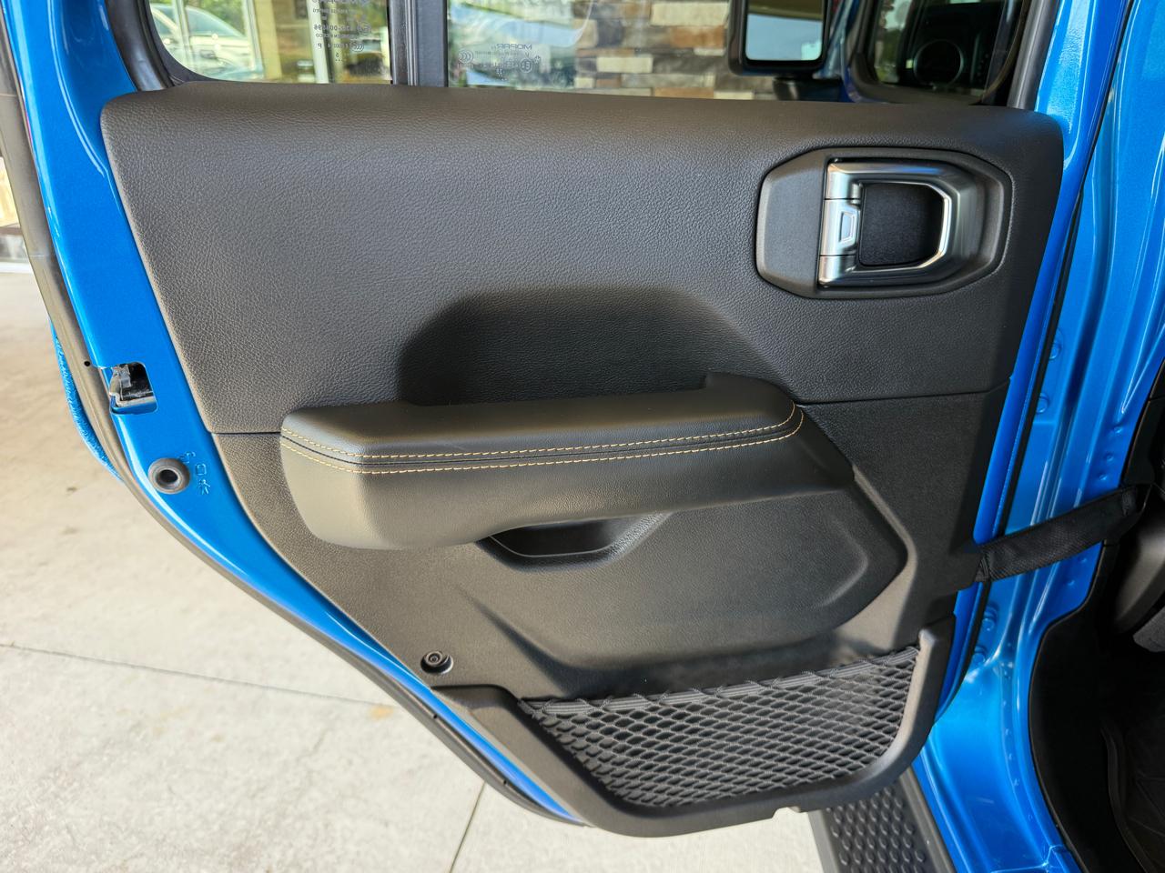 Jeep Wrangler Sahara 2025