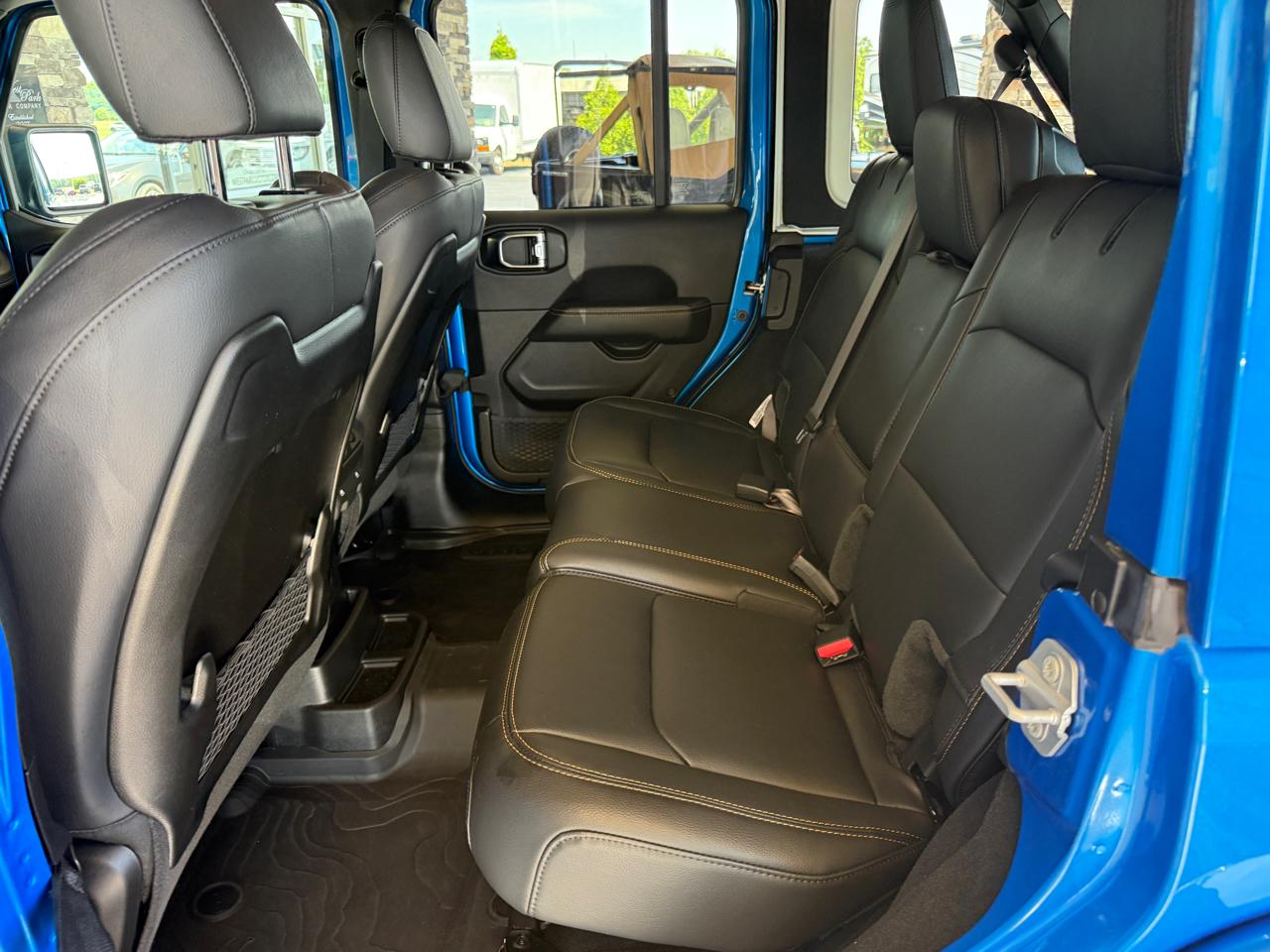 Jeep Wrangler Sahara 2025